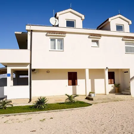 In Ljubac/zadar Riviera 33162 Apartmán Ljubač