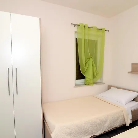 In Ljubac/zadar Riviera 33162 Apartmán Ljubač